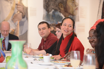 Elizabeth Lindsey in Art Gallery with students