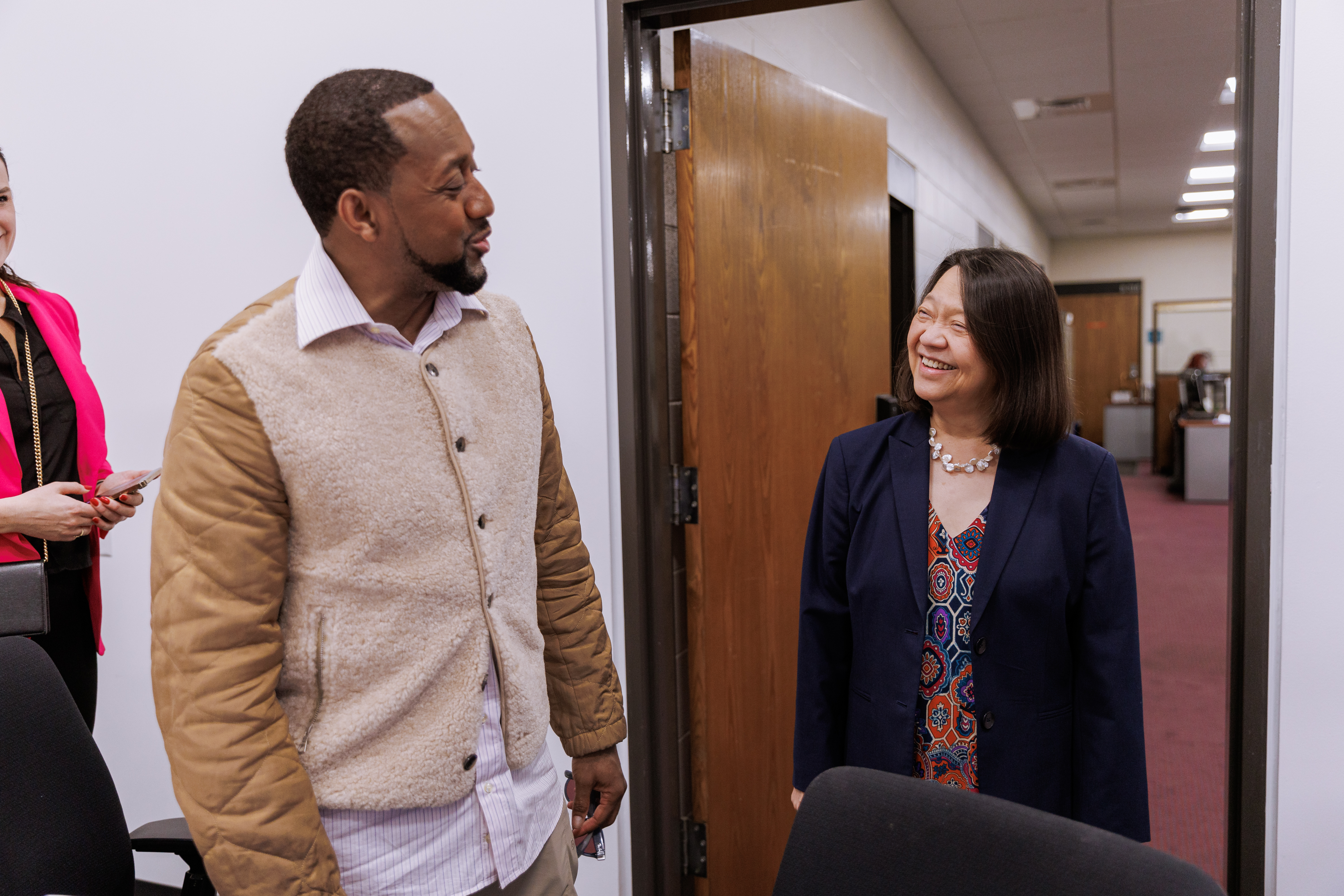 Jaleel_WhitewithPres.jpg - Jaleel White and President Pam Eddinger