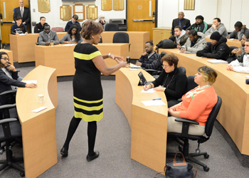 Liz Walker event photo, talking to students 