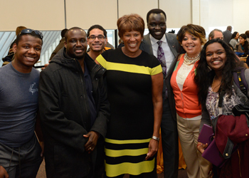 Liz Walker event photo with students 